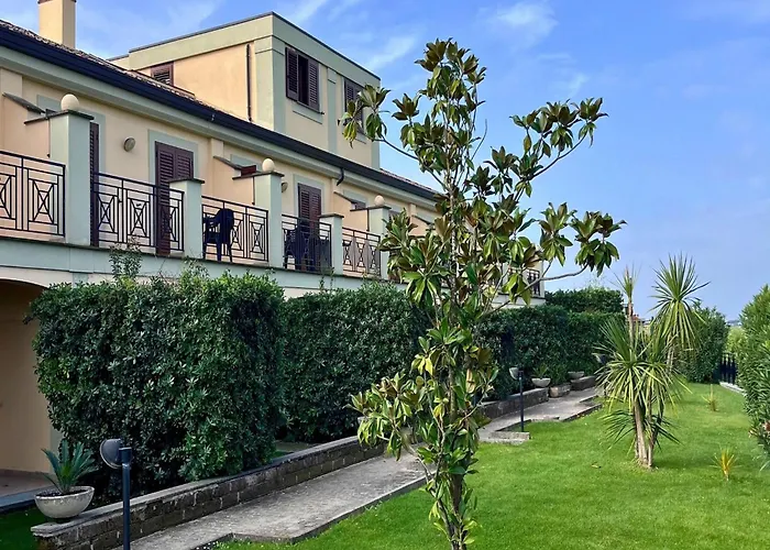 Base Near Marco Simone Golf Course Vakantiehuis Rome