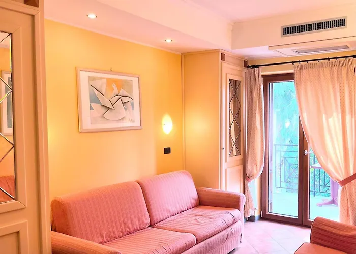 Vakantiehuis Base Near Marco Simone Golf Course