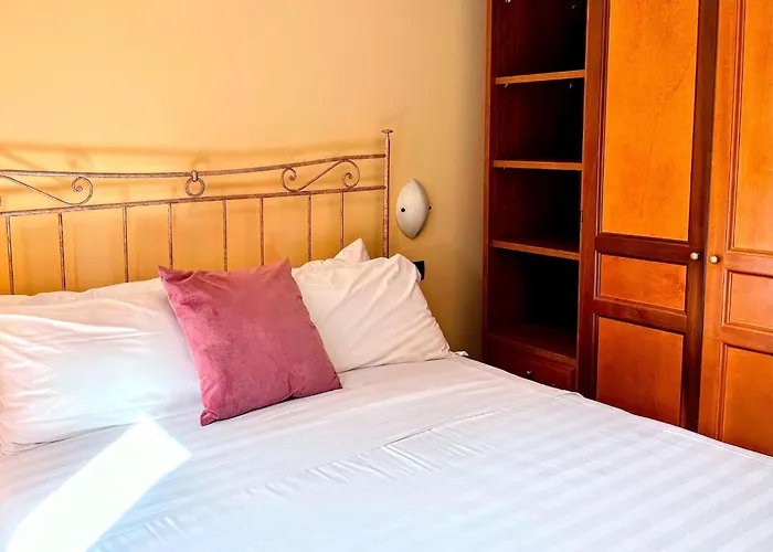 Base Near Marco Simone Golf Course Vakantiehuis *
